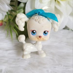 Littlest Pet Shop LPS #17 Poodle Puppy Dog White Blue Eyes Bow Hasbro 2004